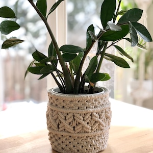 Macrame basket Macrame plant pot cozy Boho inspired home decor Unique gift idea image 3