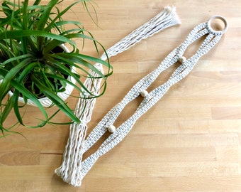 Suporte para plantas em macramê: decoração boho com contas de madeira