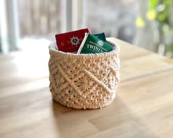 Handgemachter Makramee Korb: Kleiner Boho Blumentopf gemütlich