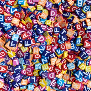 Rebanadas de arcilla polimérica con letras del alfabeto de colores variados de 5 g/10 g/20 g, rebanadas de letras coloridas Fimo para slime y decoración de uñas, lindas letras en inglés Kawaii de 5 mm