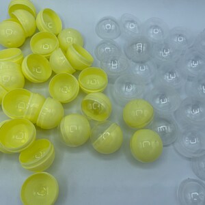 Empty Clear-LightYellow Colored Round Capsules 1.1 inch Bulk Yellow Capsule for Toy Gumball Machines Plastic Capsules for Kids Party Favor