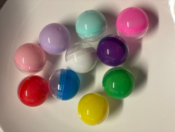 thumbnail image 2 of 500-Pack Assorted Toy-Filled Vending Capsules - Bulk Mix For Party Favors, Prizes 2 of 3
