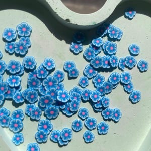 5g/10g/20g Cute Blue Color Daisy Polymer Clay Slices, Fimo Flowers Slices, Daisies Slices for Slime & Nail Art, Kawaii Miniature Daisy 5 mm