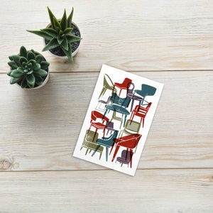 Mid-Century Modern Stühle Standard Postkarte in Grün, Rot, Teal, Lila