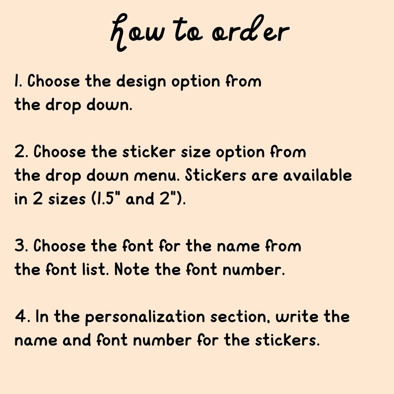 Op de afbeelding: Instructies voor het bestellen van aangepaste stickers. Kies een ontwerp, een stickerformaat, een lettertype en personaliseer met een naam en een lettertype nummer.