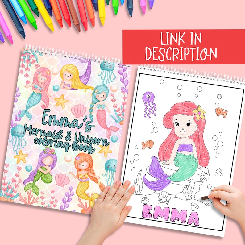 Op de afbeelding: Een spiraalgebonden kleurboek met een zeemeermin- en eenhoornthema, met kleurrijke illustraties en de tekst "Emma's Mermaid & Unicorn coloring book". Een tweede kleurplaat toont een zeemeermin met rood haar. De tekst "LINK IN DESCRIPTION" staat op een rode banner.