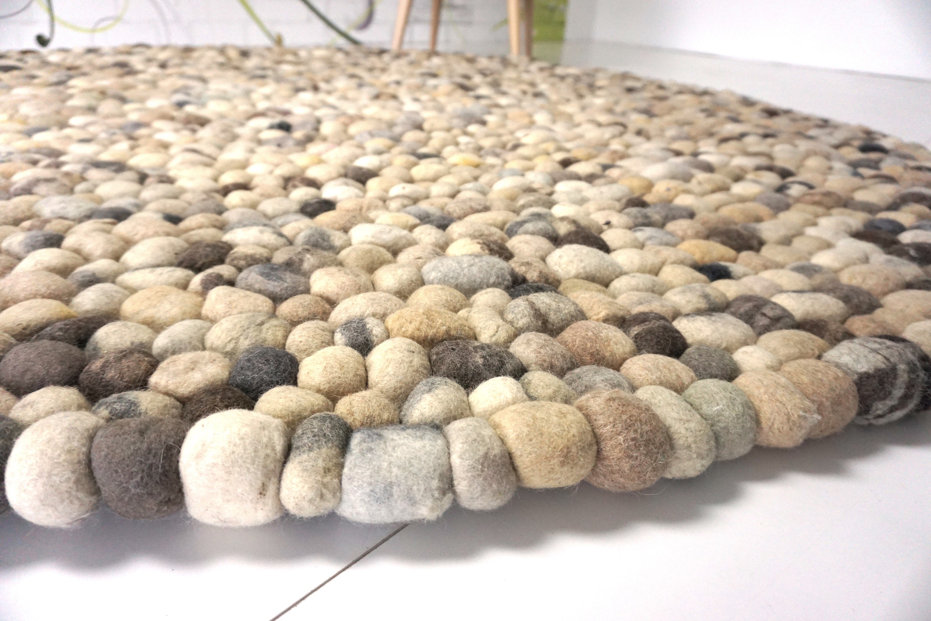 Felt Pom Poms Rug - Natural Felt Pom Poms Rug - Ball of Wool Rug to ...
