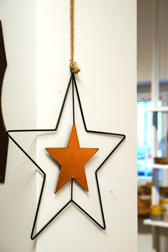 Lot De 32 étoiles En Métal Doré Mat (4 Tailles) Avec Trou - Décoration Murale Vintage Pour Noël, Fêtes, Bricolage