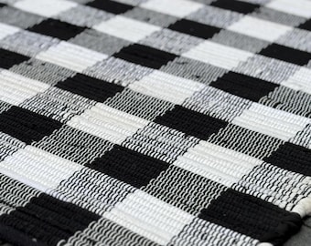 Hand-woven rug with a checkered pattern, black and white cotton rug, bathroom rug, kitchen rug, bedroom rug