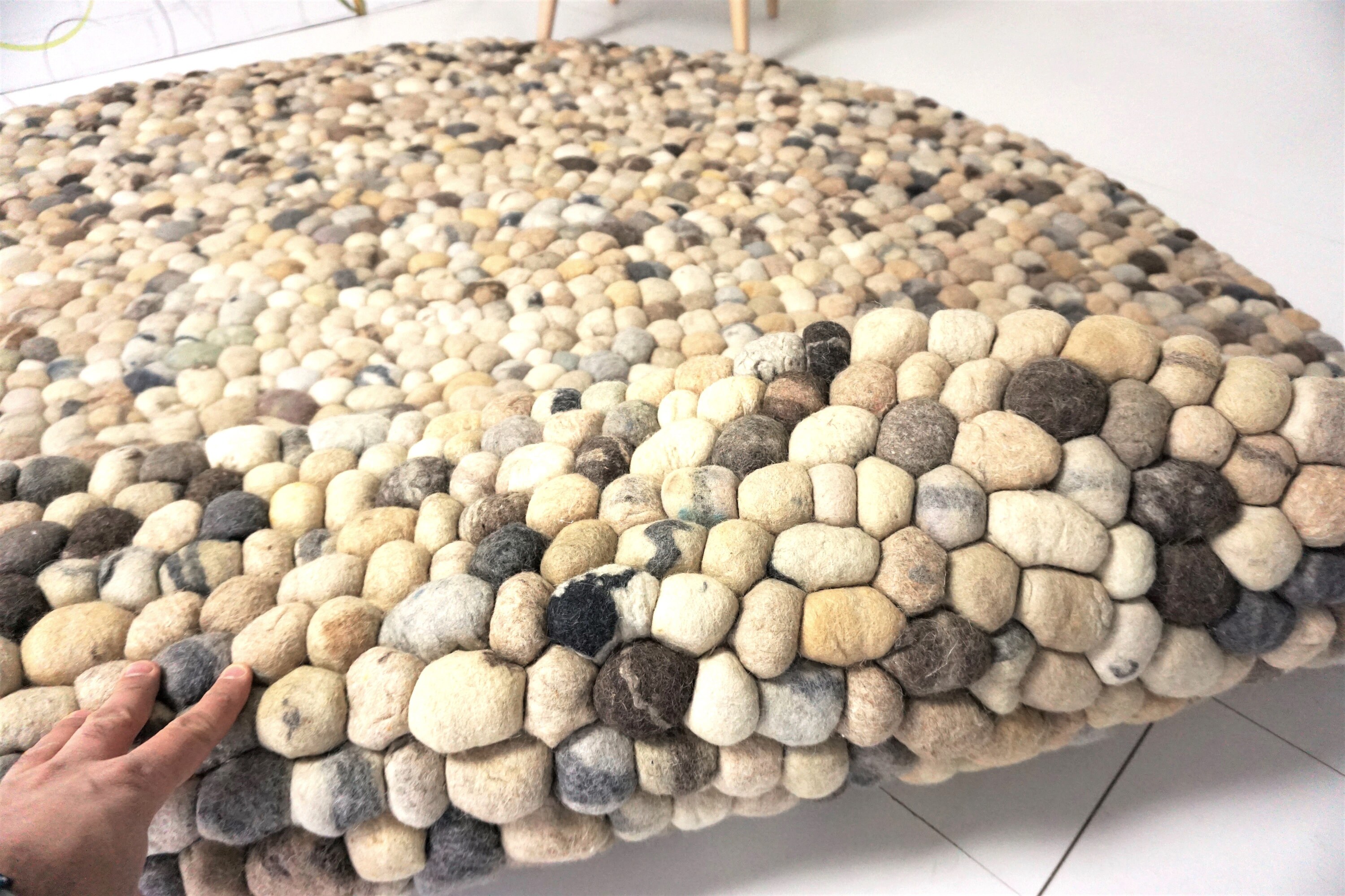 Felt Pom Poms Rug - Natural Felt Pom Poms Rug - Ball of Wool Rug to ...