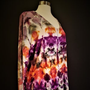XL ladies ice dye long sleeve tunic top rayon v-neck tie dye, super soft and comfortable tie dye extra large