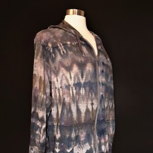 3X ice dye lightweight zip up hoodie in gray and black. Soft, comfortable cotton plus size tie dye.