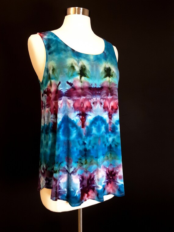 aurora green tie dye shirt