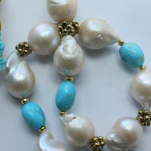 Collana Artigianale 2 File Con Ciondolo Cuore In Turchese E Perle Barocche Bianche - Placcato Argento