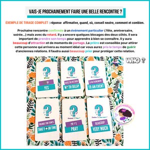 K&ouml;nnte beinhalten: Ein Set aus sechs wei&szlig;en Orakelkarten mit t&uuml;rkisfarbenen Fragezeichen-Symbolen und zweisprachigem Text auf Franz&ouml;sisch und Englisch. Die Karten zeigen Phrasen wie YES, WITH DELAY, TO AN EVENT, TAKE YOUR TIME, PRAY und VERY MUCH sowie ein rundes Logo.