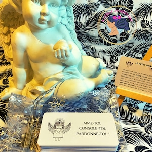 The little angelic oracle 60 oracle cards in French, English Guardian angel words celestial guide Silver bag or box Holiday gifts Oracle + Pochon