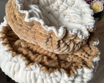 Luxus Thermobettchen aus hochwertigem Wellnessfleece in Breitcordoptik.