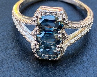 Exquisite Genuine Sterling Silver Blue London Topaz Ring Size 8