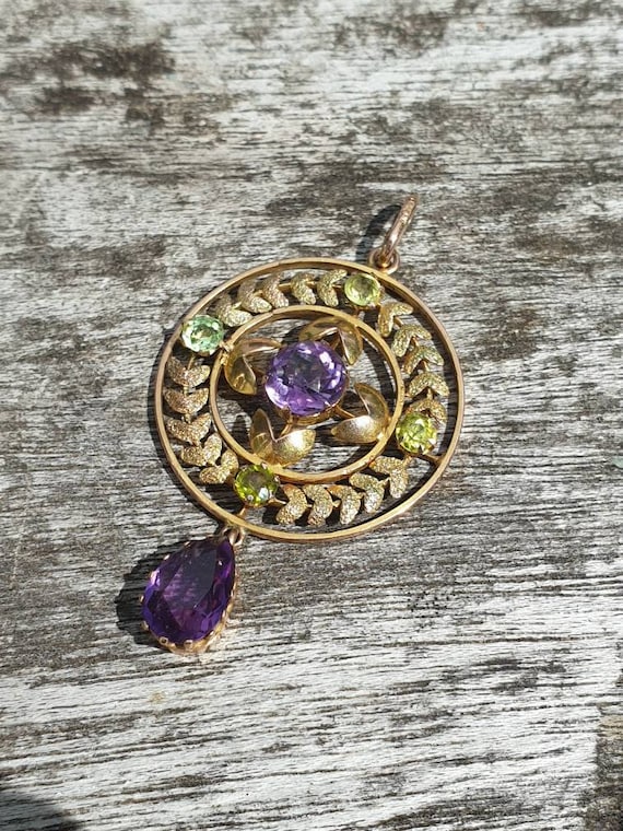 An amethyst pendant