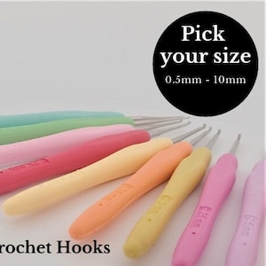 Ergonomic Crochet Hooks, 22 sizes to pick from (0.5mm to 10mm) Easy Grip Crochet Hooks for Crocheting and Amigurumi