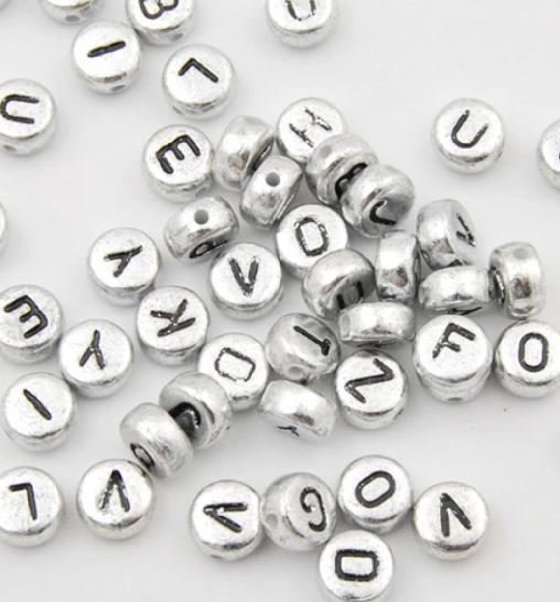 1000 Bunte Buchstaben-Perlen – 7mm, Mit Loch Zum Auffädeln, DIY Schmuck