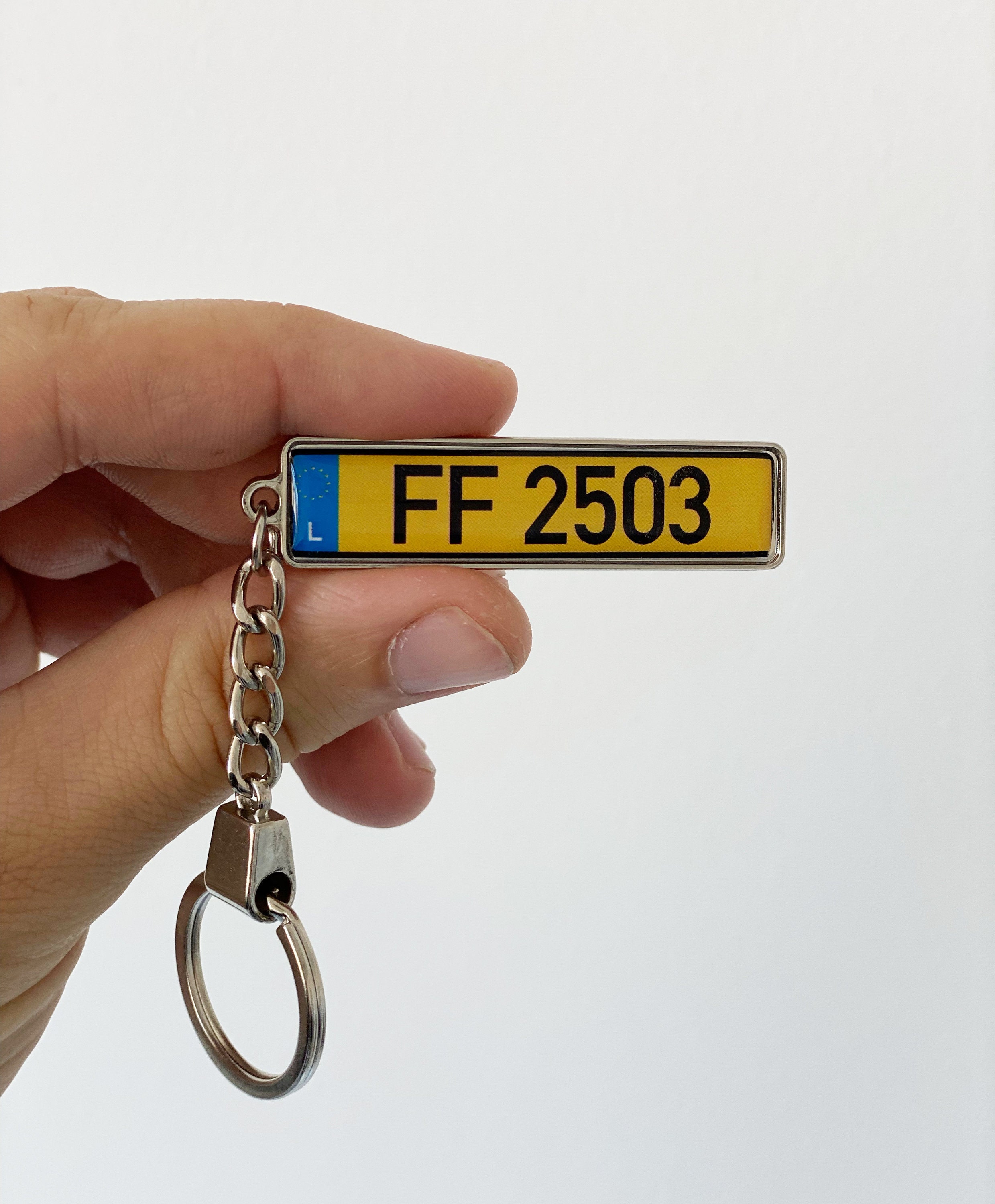 Personalisiertes Polen Kennzeichen Schlüsselanhänger, individuelles  polnisches Nummernschild Schlüsselring - .de