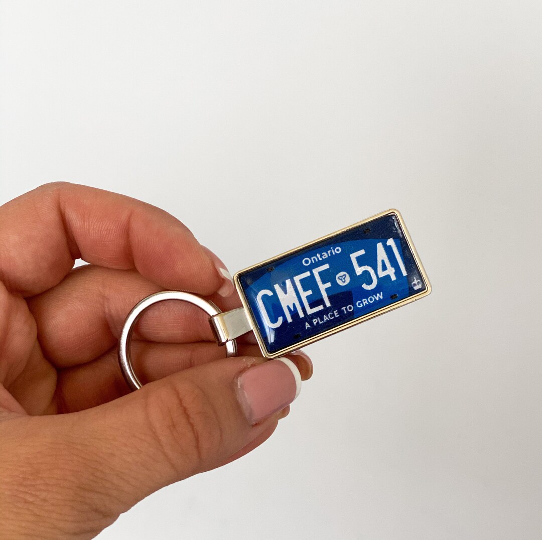 Custom Ontario Style License Plate Keyring, Personalised Canada License
