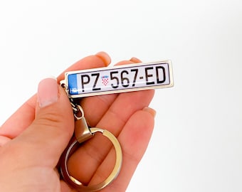 custom Croatian license plates keychain, personalized number plates of croatia keyring, any country available