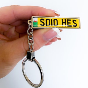 personalised Wales license plate keychain, two sided keyring number plates of United Kingdom, any country number plates