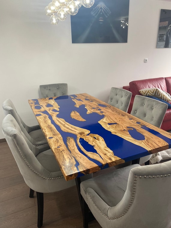 Table à manger bois de noyer et résine époxy bleue -  France