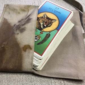 Trousse/étui/pochette/sac/wrap range jeu de cartes, tarot - pièce unique, teinture végétale, artisanat français, fait main.