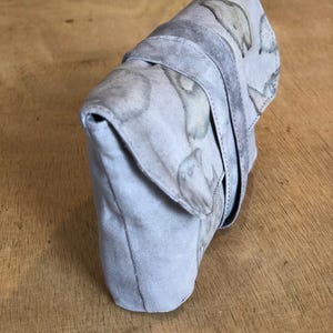 Trousse/étui/pochette/sac/wrap range jeu de cartes, pièce unique, teinture végétale, artisanat français, fait main.