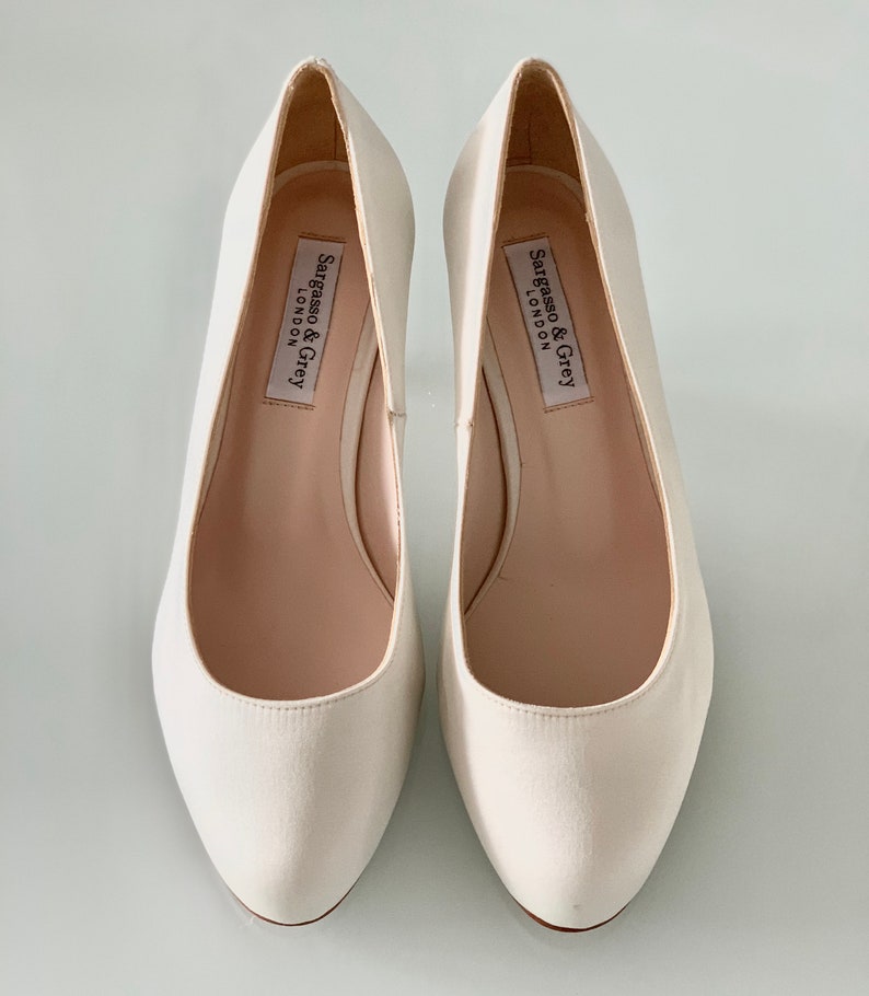wide fit ivory court shoes