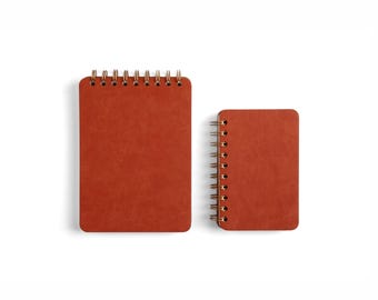 Notitieboekje met spiraalbinding en zachte kaft in oranje | Bovenkant gebonden | Zijkant gebonden | Mini-dagboek 3,5 x 5,5 inch | B6-formaat | 5 x 7 inch | Gepersonaliseerd cadeau | Logo | Kunstleer