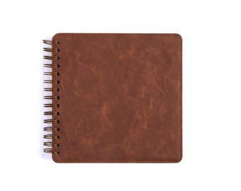 Gepersonaliseerd notitieboek | Bruin vierkant spiraalgebonden dagboek | Hardcover op maat | Lijnen, brede lijnen, raster, stippenraster en blanco papier | Cadeau | Kunstleer