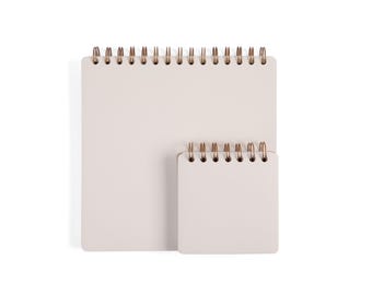 Notitieboekje op maat, wit, met vakjes of vierkant formaat | Dagboek van 10 x 10 cm of 20 x 20 cm | Spiraalbinding aan de bovenkant | Gepersonaliseerd cadeau | Logo | Kunstleer