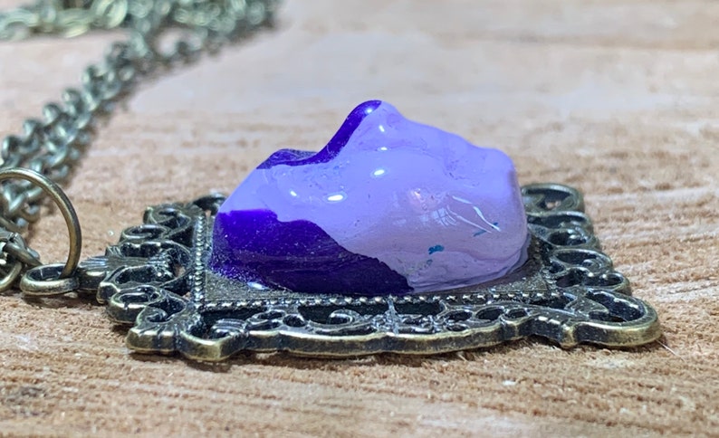 Beautiful purple cameo pendant image 5