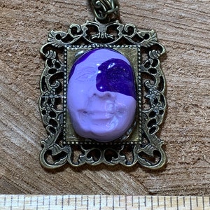 Beautiful purple cameo pendant image 3