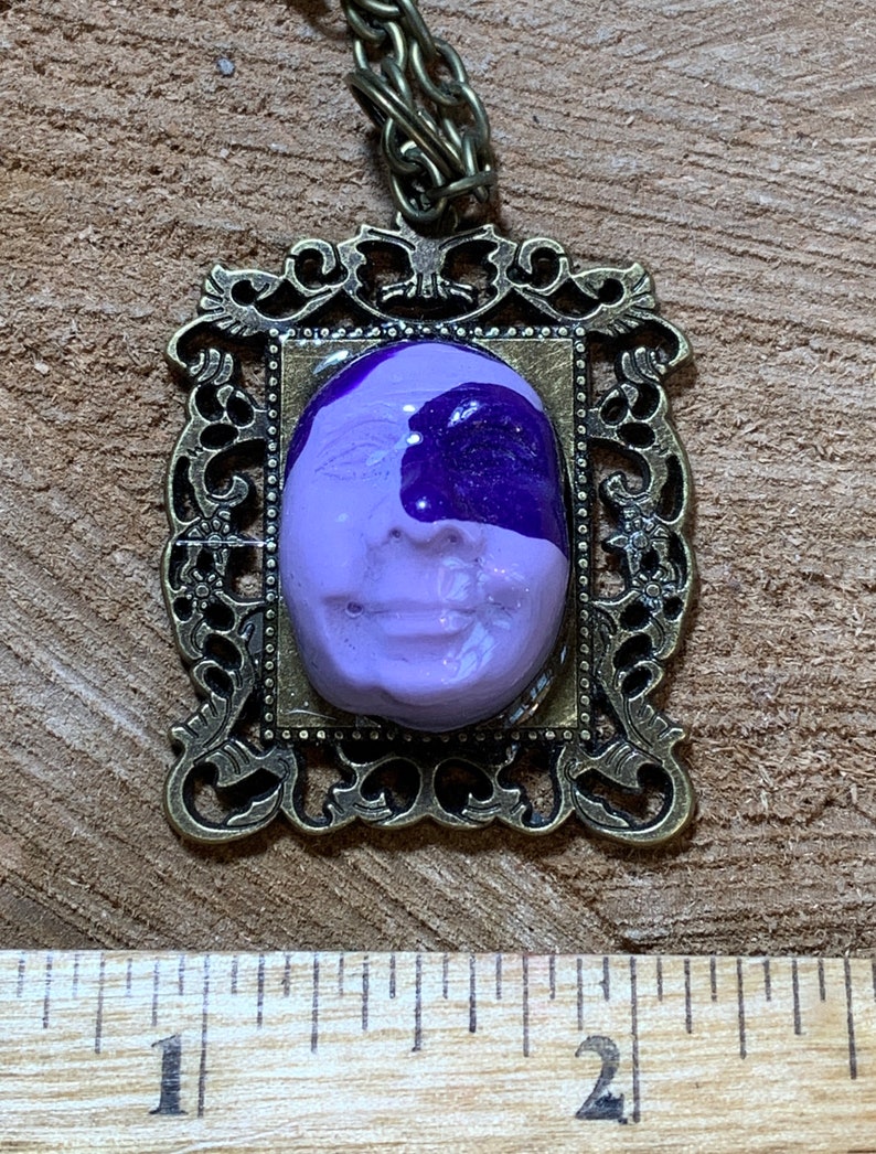 Beautiful purple cameo pendant image 3