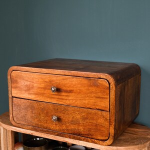 Mango Wood Floating Nightstand | Mid Century Modern Bedside Table Bild 2