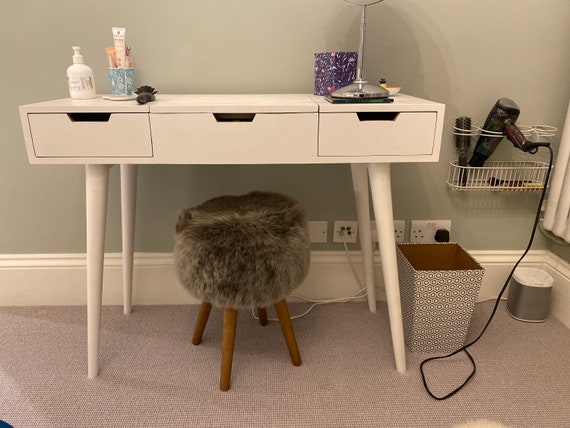 Mesa de madera con espejo de tocador en color opcional para