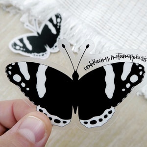 Red Admiral Positive Affirmation Butterfly for Mental Health Autocollant vinyle 3 » 'Embracing Metamorphosis' Imperméable à l’eau pour Waterbottles Journals