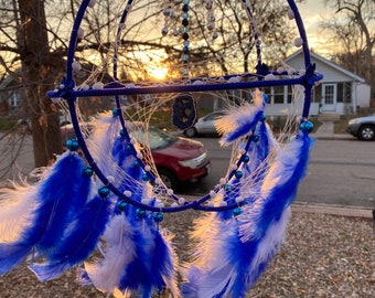 Hermosa soñadora azul