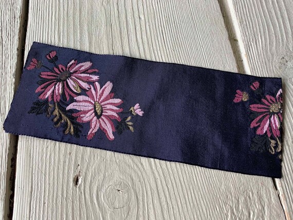 One Antique Victorian French Textile Sample (ref: A-7323/3 Box 1