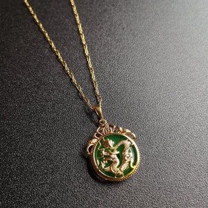 Double-sided Engraving Green Jade Pendant Mascot Dragon Phoenix DSC05311 Double-sided Engraving Green Jade Pendant Mascot Dragon Phoenix DSC05311