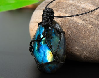 Wrapped Dragons Heart Labradorite Necklace-Natural Stone Pendant Necklace-Healing Labradorite Stone Necklace-Crystal Energy Necklace