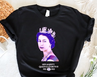Queen Elizabeth II Jubilee T-Shirt: Vintage Portrait Graphic Tee