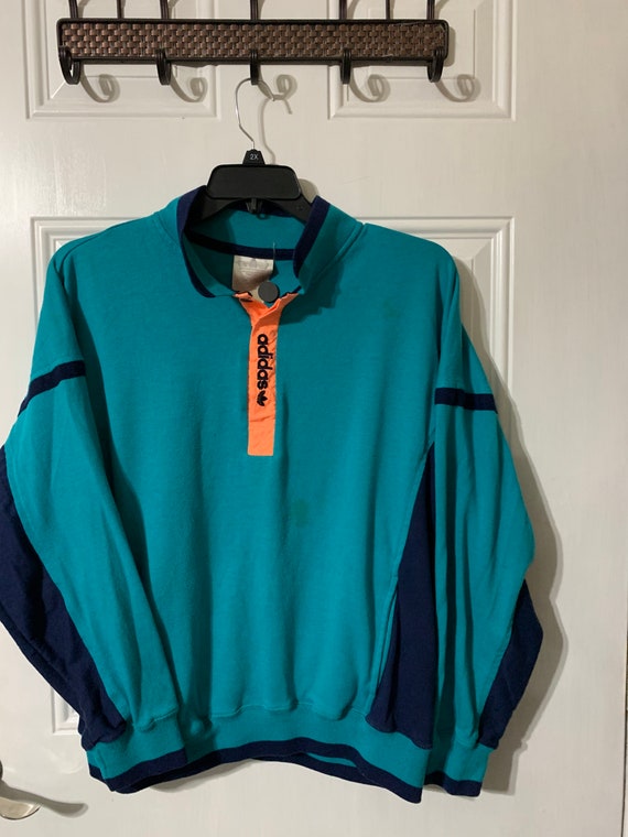 Vintage Adidas sweatshirt.