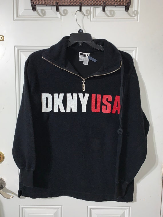 Vintage ‘90s DKNY quarter zip fleece.