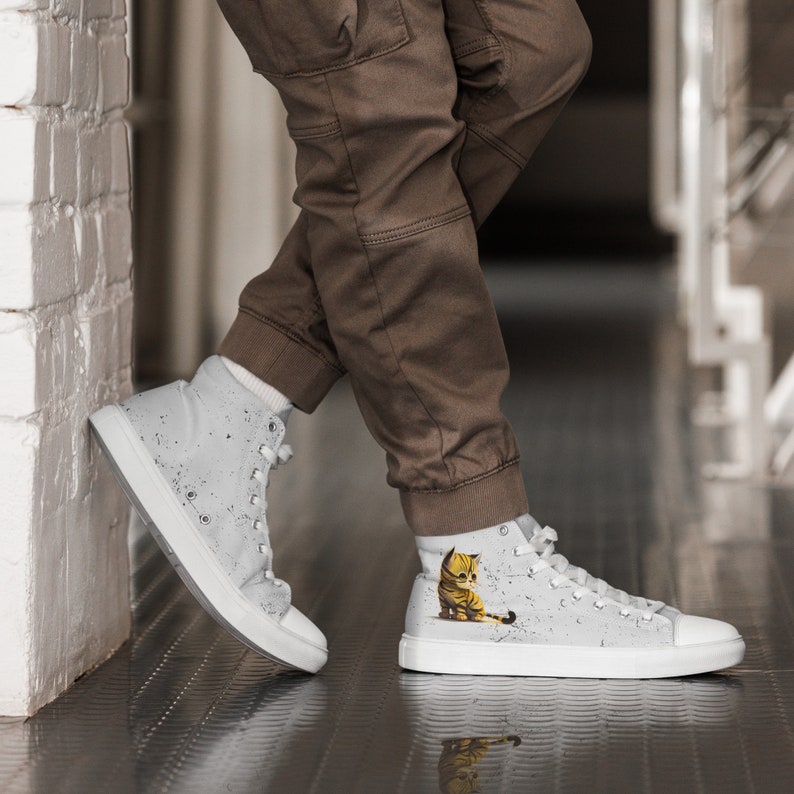 Cute Cat Polka Dot Print Men's High Top Shoes